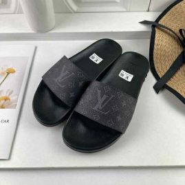 Picture of LV Slippers _SKU611984189092012